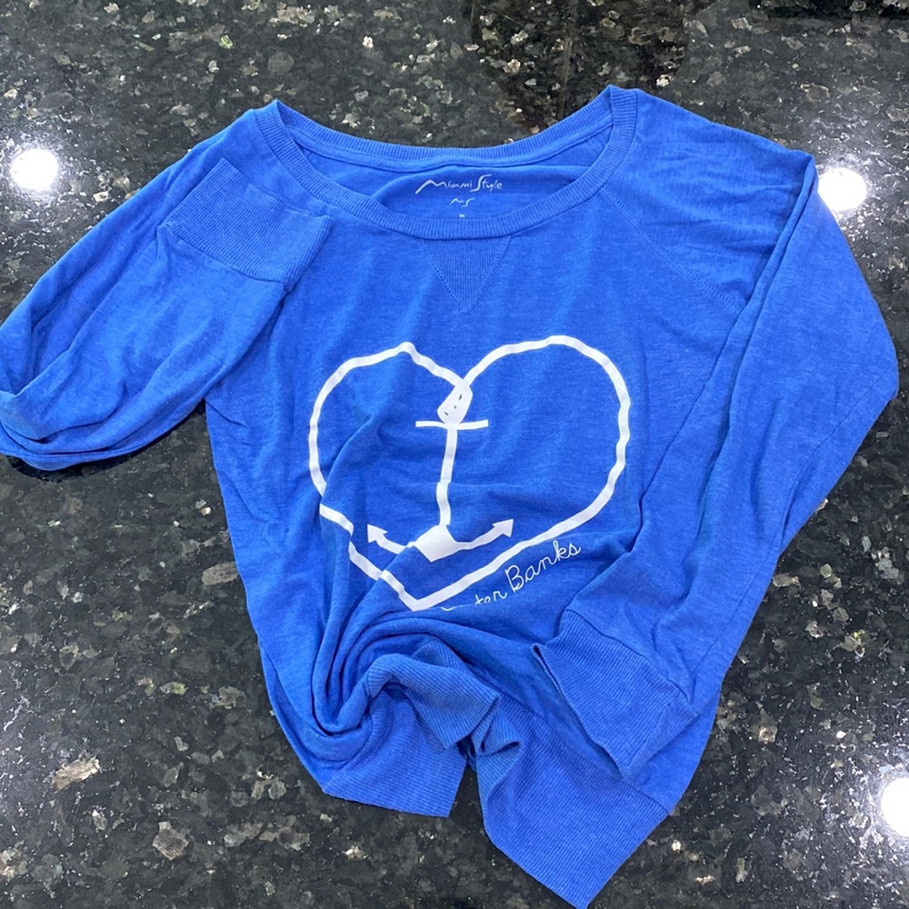 Long sleeve tee